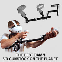 Mann mit einem Wield VR OneStock VR-Gewehrschaft Meta Quest-Modell auf weißem Hintergrund 