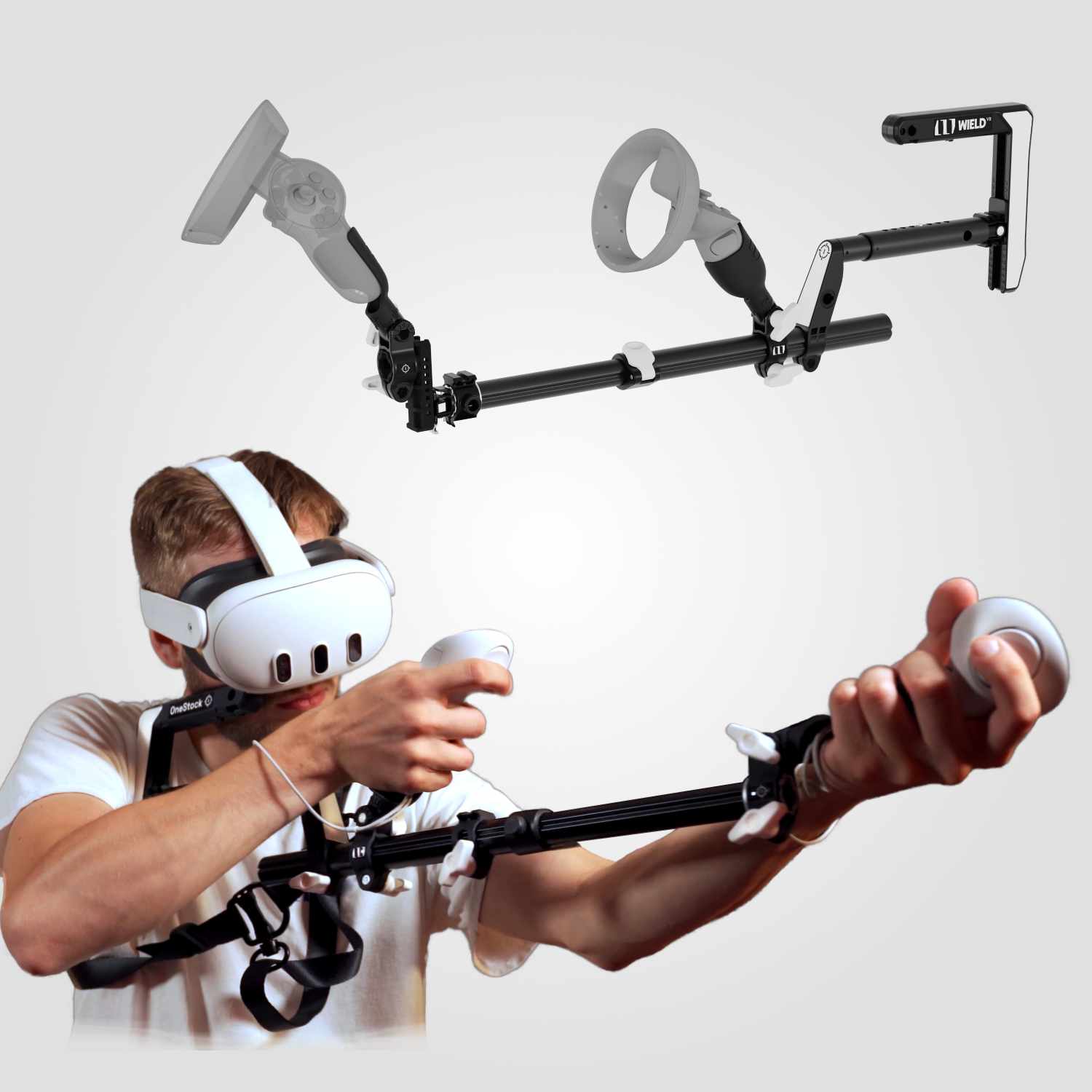 Mann präsentiert Wield VR OneStock PRO VR-Gewehrschaft HP Reverb-Modell auf weißem Hintergrund