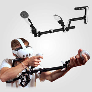 Homme présentant le modèle Meta Quest 3 de la crosse de fusil Wield VR OneStock PRO VR sur fond blanc